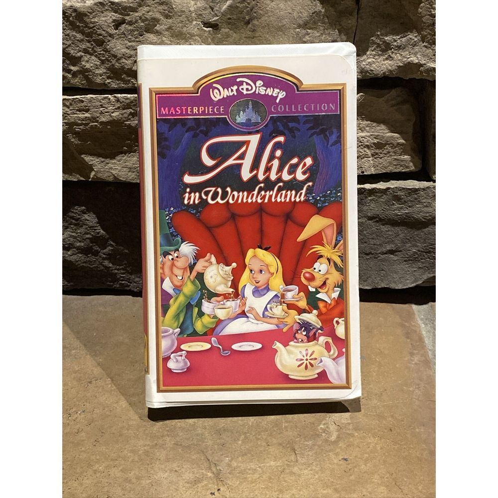 Alice in Wonderland (VHS Tape, 1997,‎ Walt Disney Home Entertainment)